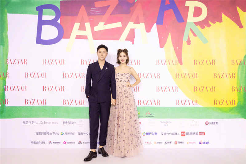 2021时尚芭莎慈善晚宴暖心开幕 璀璨星光照亮乡村儿童的未来(图4) 2021时尚芭莎慈善晚宴暖心开幕 璀璨星光照亮乡村儿童的未来(图4)