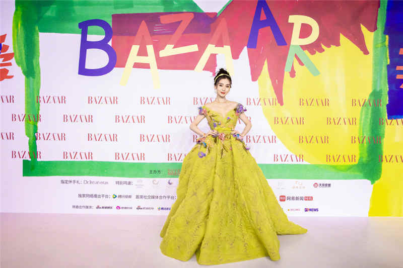 2021时尚芭莎慈善晚宴暖心开幕 璀璨星光照亮乡村儿童的未来(图7)